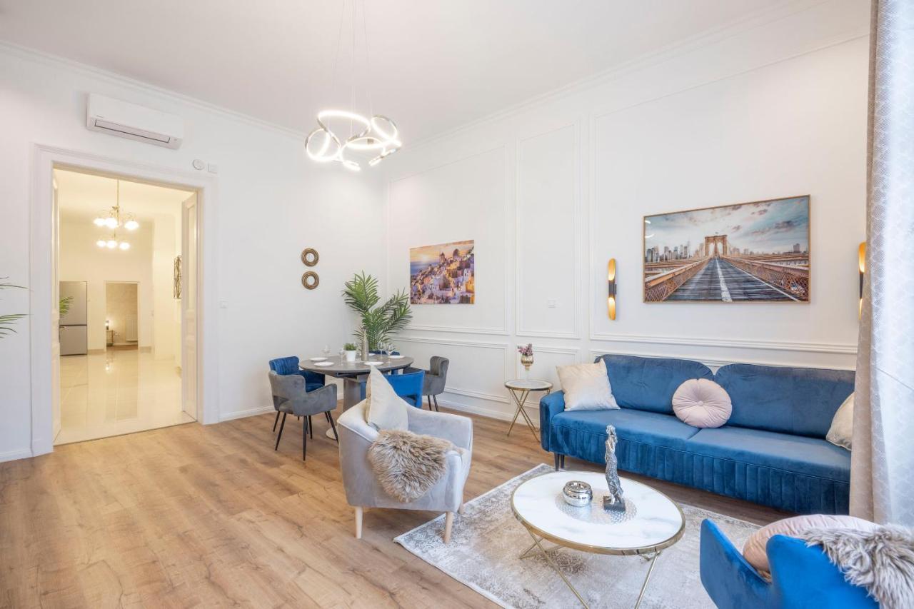Luxurious Central Grand Home W/ 3Bedrm 2Bathrm Budapest Bagian luar foto