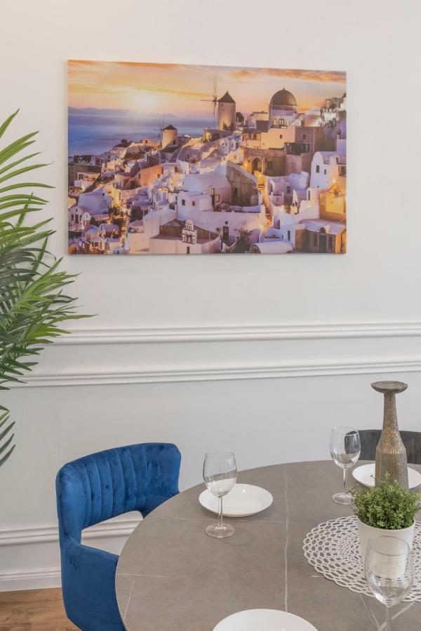 Luxurious Central Grand Home W/ 3Bedrm 2Bathrm Budapest Bagian luar foto