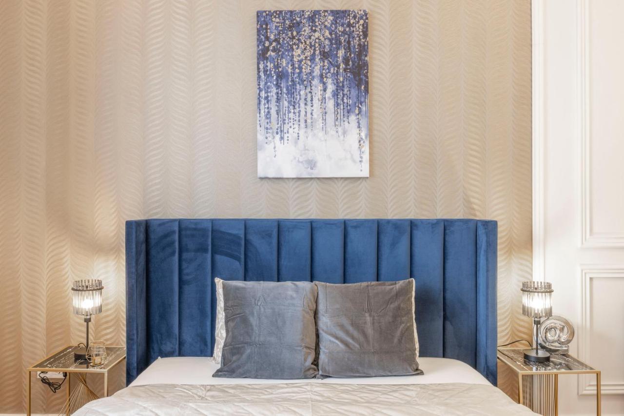 Luxurious Central Grand Home W/ 3Bedrm 2Bathrm Budapest Bagian luar foto