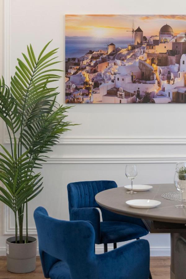 Luxurious Central Grand Home W/ 3Bedrm 2Bathrm Budapest Bagian luar foto